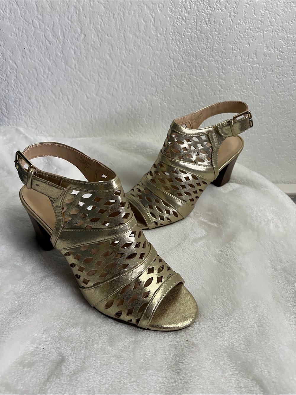 New Liz claiborne Gold Women's Slingback Heeled Sandals 7.5